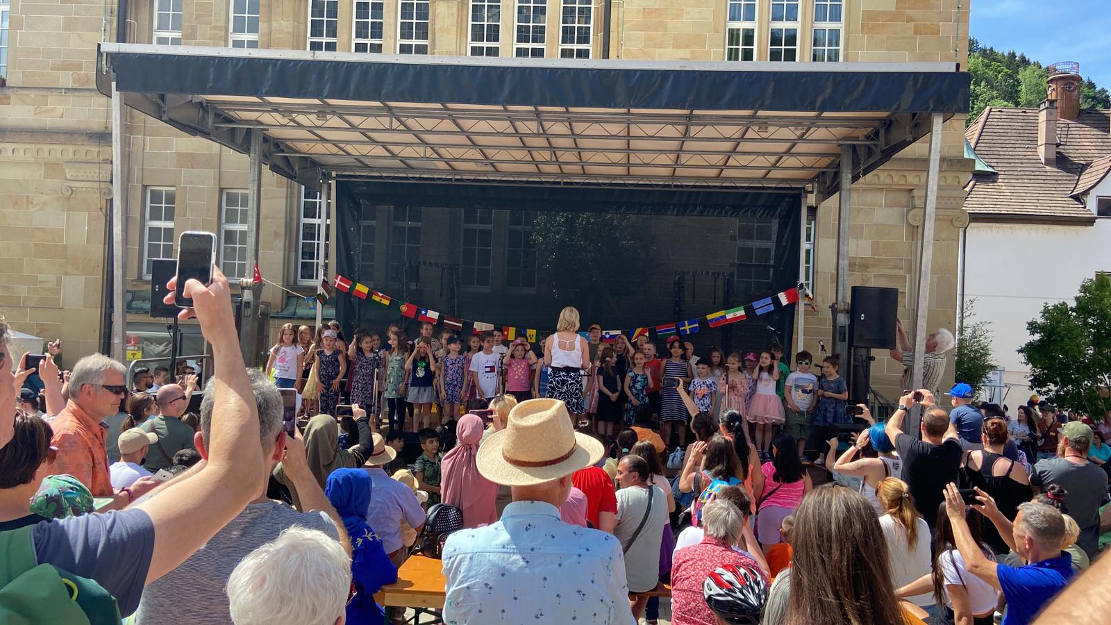 049dd3c3-978c-44a6-a425-c44f5d832f4f