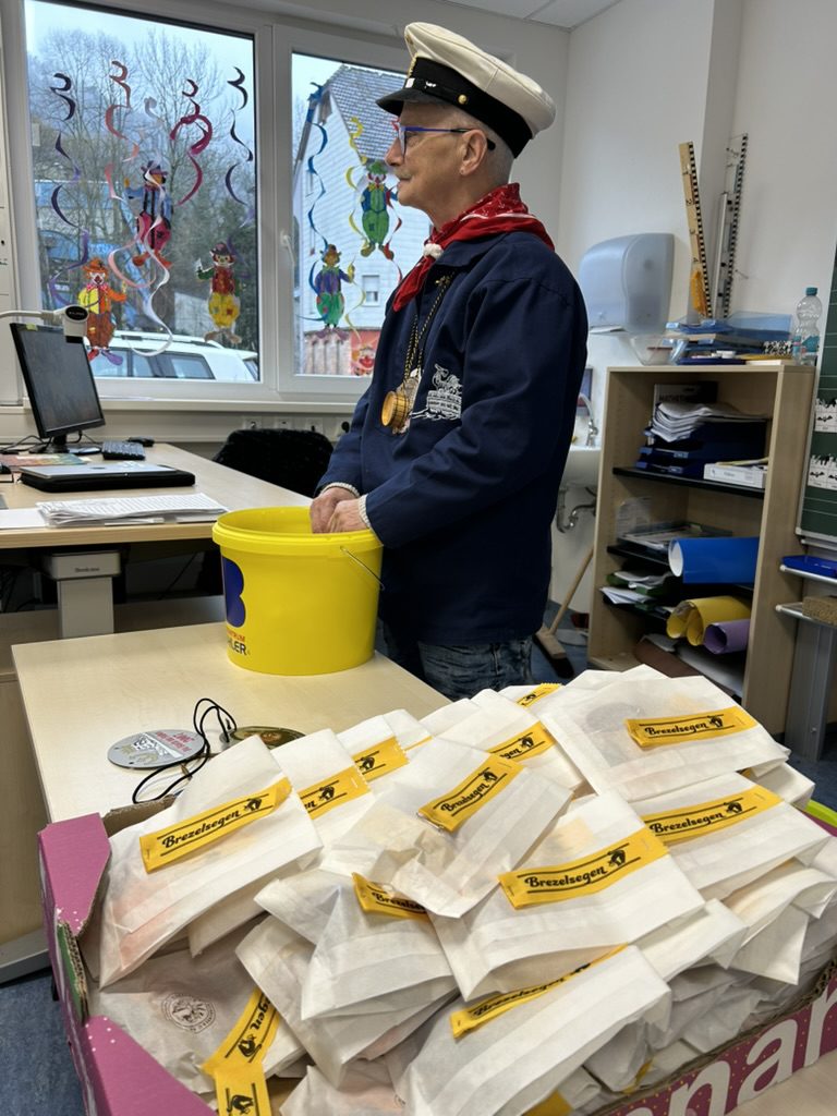 B8E12AA0-026B-46F4-81D0-1311A578F317_1_105_c