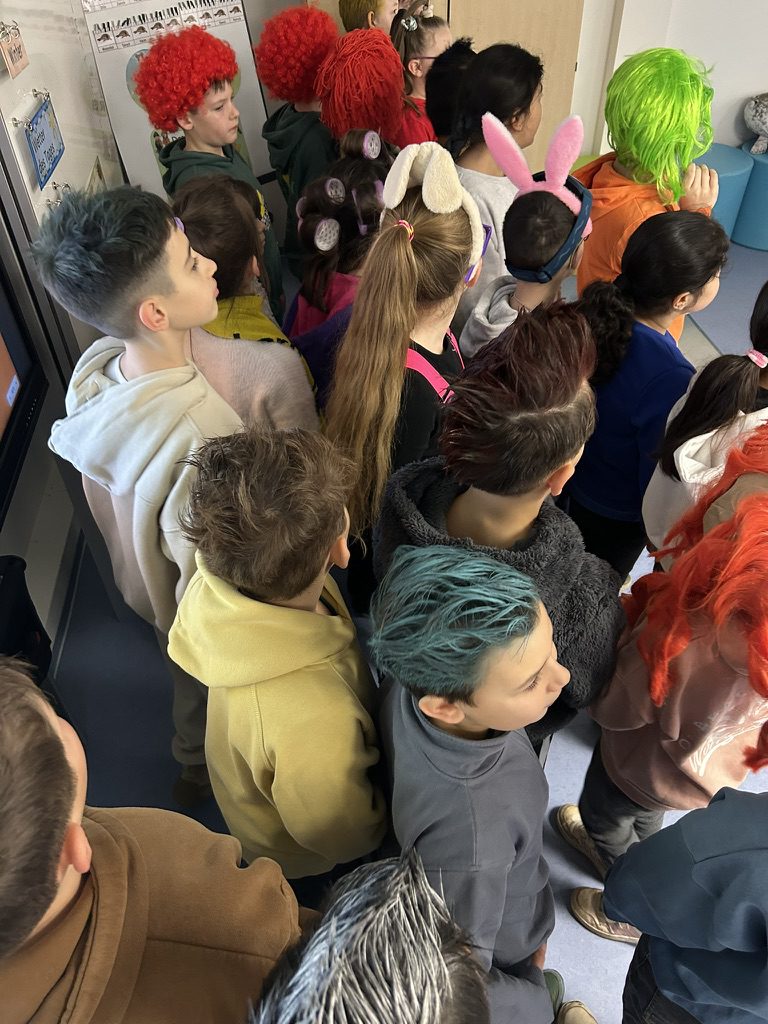 2F523B90-865C-42A9-A753-A91E71939EC6_1_105_c